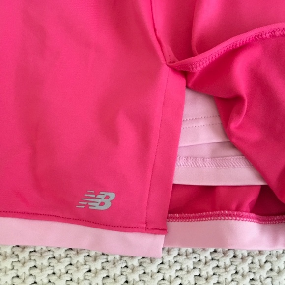 NEW BALANCE CANCER SPORT SKIRT SIZE MEDIUM, PINK WITH BACK POCKET - Picture 4 of 6